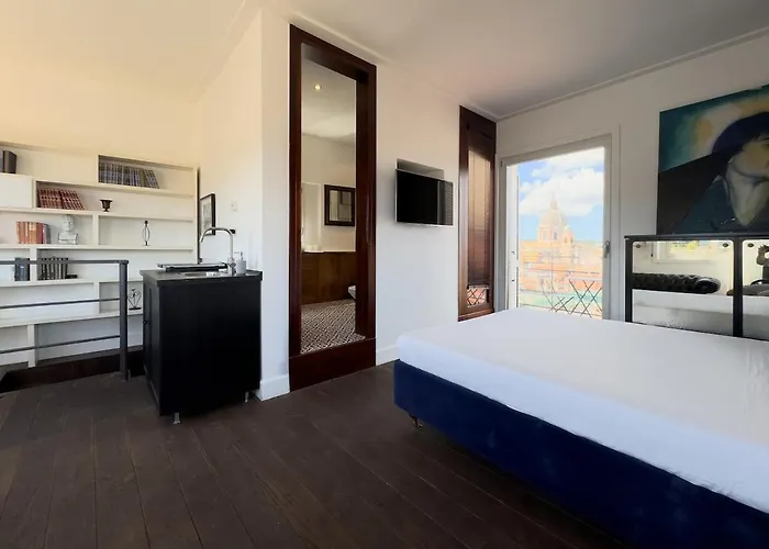 Chasing The Stars Spanish Steps Boutique Apartament *